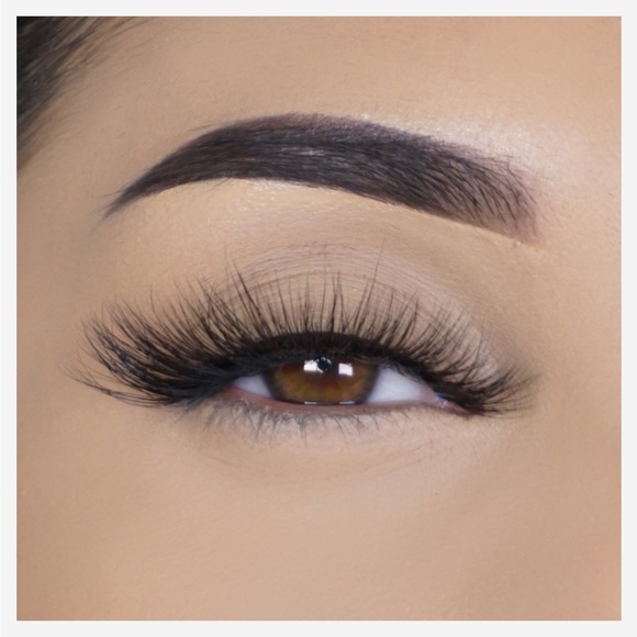 Lilly lashes 3D faux mink eyelashes style "NYC" false lashes vegan cosmetics NEW - Picture 9 of 10